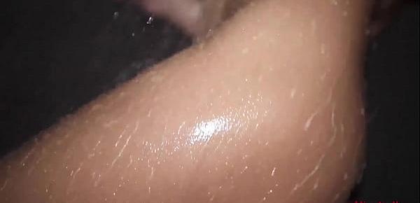  Girl Plays With a Jet of Water and Has an Orgasm